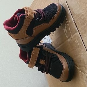NWOT- carter'a size 5 boots